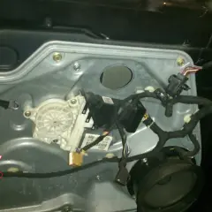 Gdzie jest sterownik centralnego zamka Seat Alhambra? Oto odpowiedź!