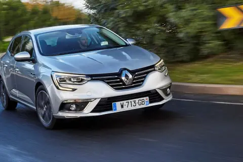 Renault Megane 4 jaki silnik wybrać - uniknij najczęstszych błędów