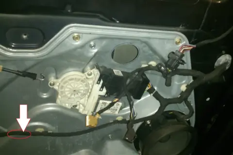 Gdzie jest sterownik centralnego zamka Seat Alhambra? Oto odpowiedź!