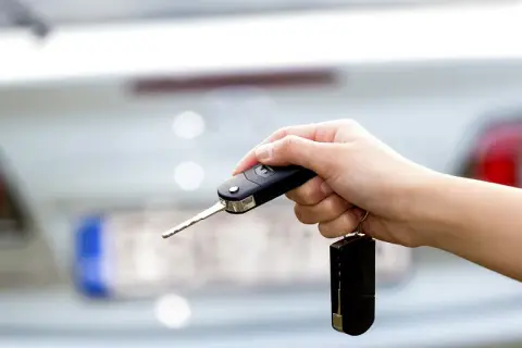 Co to jest centralny zamek i jak może ułatwić życie kierowcy