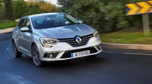 Renault Megane 4 jaki silnik wybrać - uniknij najczęstszych błędów