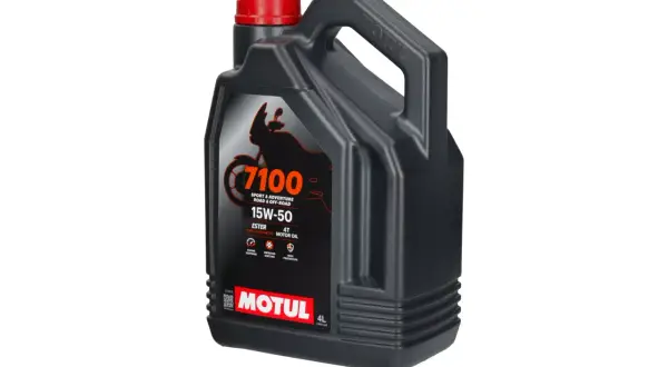 Motul 7100 15W50 - najlepszy olej do motocykli, który chroni silnik