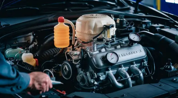Jaki płyn do chłodnicy Renault Megane 3? Sprawdź najlepsze opcje